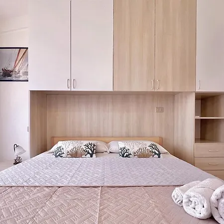 Near The Center - A Combination Of Relaxation&unique Views *